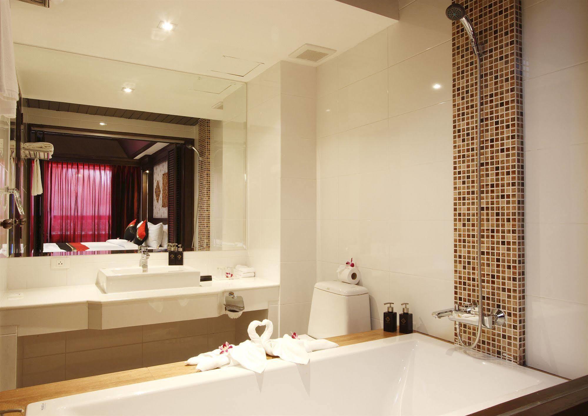 Rayaburi Hotel, Patong Kültér fotó