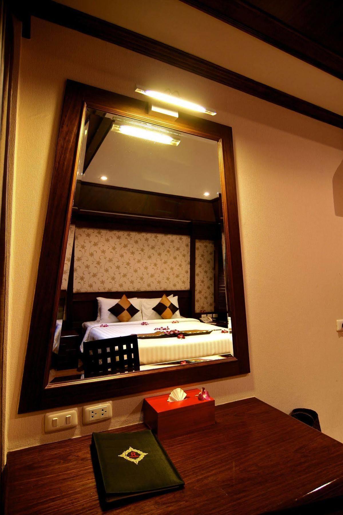 Rayaburi Hotel, Patong Kültér fotó